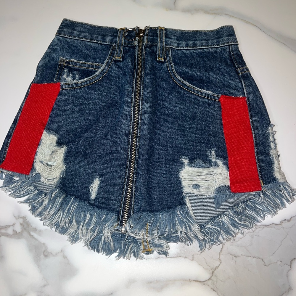 Looks good with everything!! Worn once! Great condition.